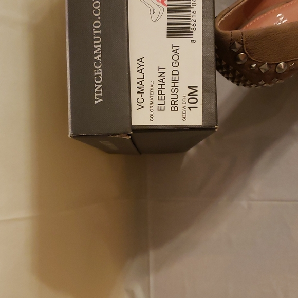 💣Vince Camuto Tan Muted Silver Stud Heels size 10M - Picture 7 of 8